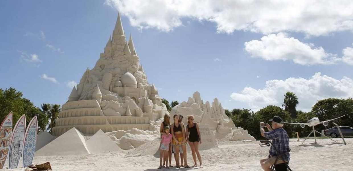 La ciudad de Miami bate récord Guinness construyendo el castillo de arena más grande del mundo