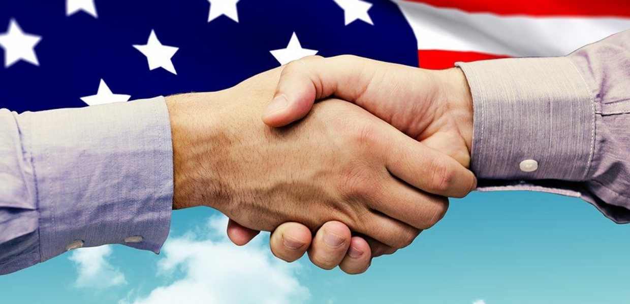 Invirtiendo en moneda extranjera, ventajas para los latinos