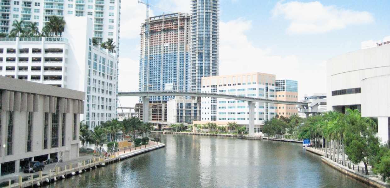 El mercado inmobiliario de Perú Vs. Miami
