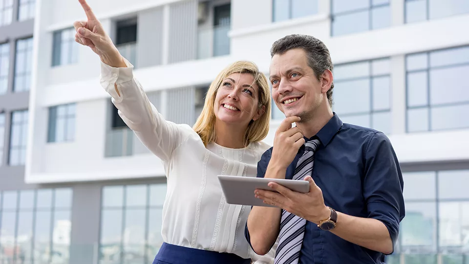 Conoce las funciones de un agente inmobiliario y los beneficios de contar con uno al invertir.